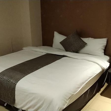 Boston Plus Hotel Chiayi Extérieur photo
